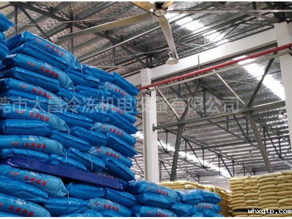 高大空间通风降温一定要用工业大风扇,用了才知道效果这么好！